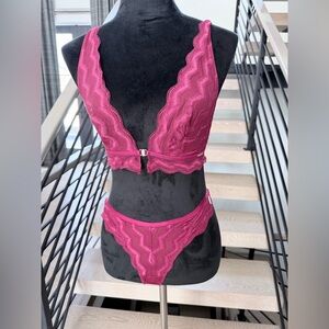 Plunge Lace Bralette & thong Set in Berry Pink size S